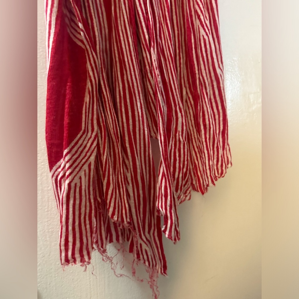 Elegant Red and White Striped distressed  Scarf - Picture 3 of 4